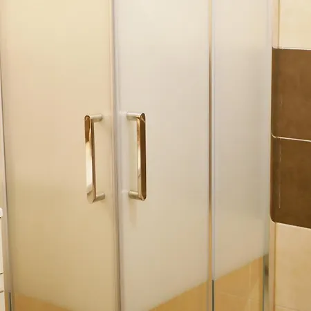 Capstay Avec Grande Terrasse Proche Aeroport Bastia - - Centre شقة *