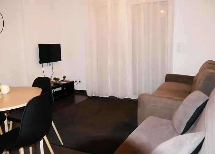 Capstay Avec Grande Terrasse Proche Aeroport Bastia - - Centre